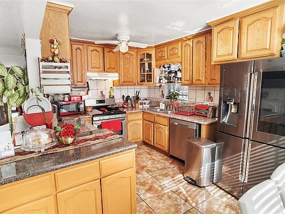 5th image of 3247 W 112th St
