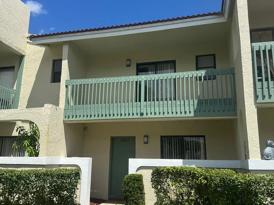 11403 Royal Palm Blvd