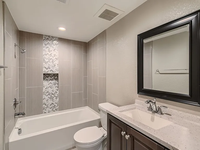 645 W 171st Pl — Photo 9