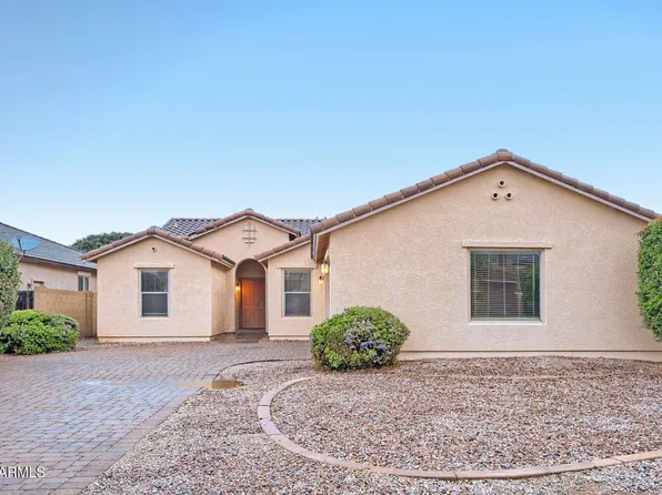 906 W DESERT HOLLOW Drive, San Tan Valley, AZ 85143
