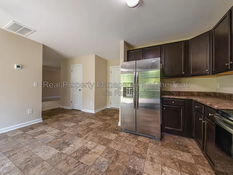 832 Prince Edward Rd — Photo 3