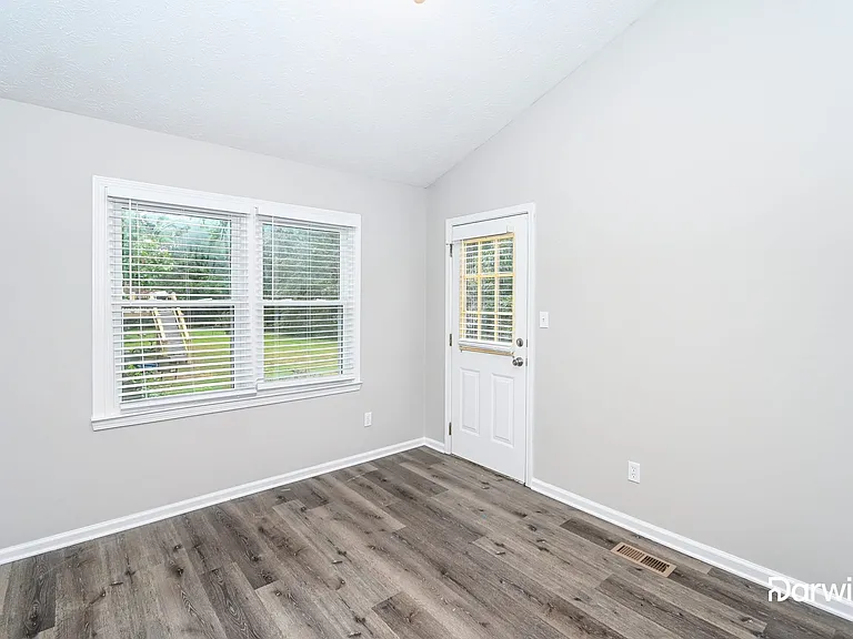 40 Silverthorne Dr — Photo 11