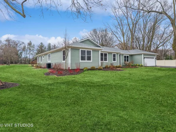 15928 W Woodbine Cir, Vernon Hills, IL 60061