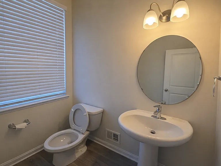 10 - Second floor bathroom view_12242025