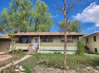 907 W Hill Rd, Laramie, WY 82072