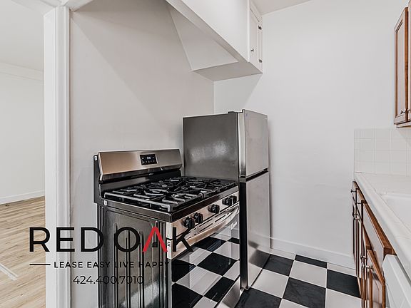 2nd image of 1818 Whitley Ave APT 203