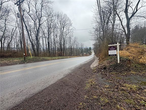 2nd image of 425 Felgar Rd