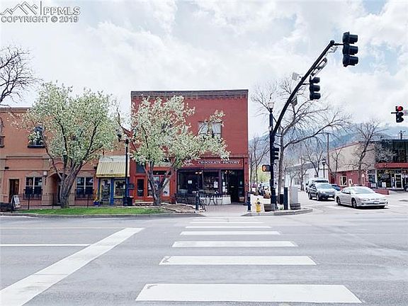 3rd image of 2431 W Colorado Ave