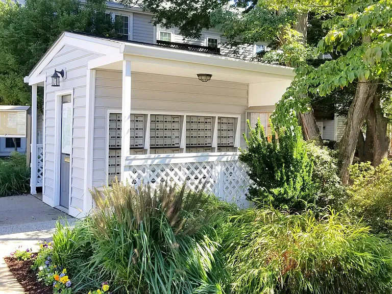 10140 Oakton Terrace Rd — Photo 5