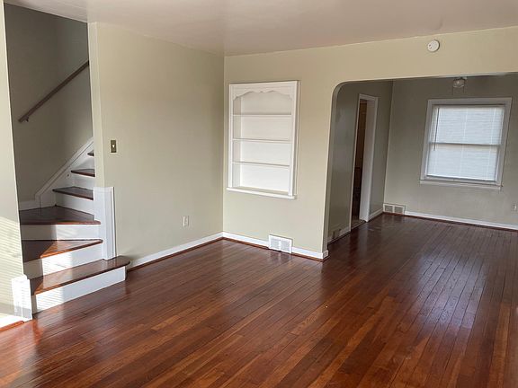 3rd image of 548 Marquette Dr