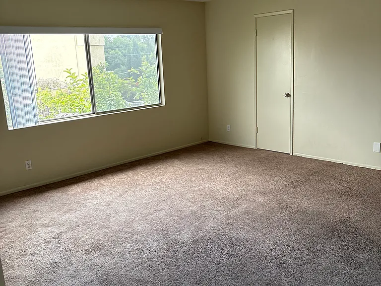 12944 Vanowen St #B — Photo 7
