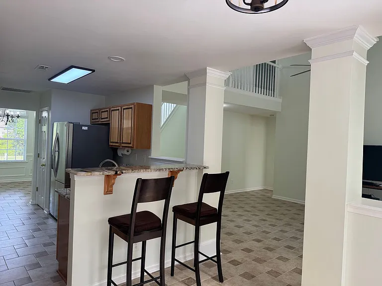 136 Madelia Pl — Photo 16