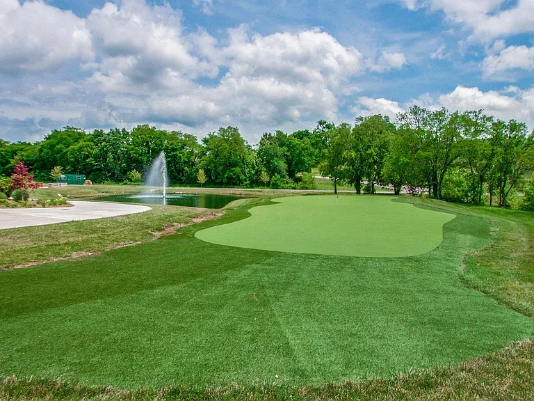 Falls Grove Putting Green