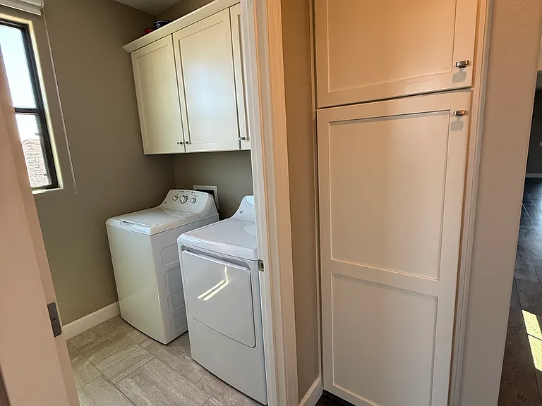Laundry room & linen closet
