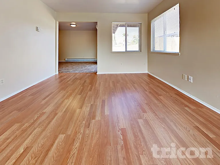 10061 Lincoln Village Dr — Photo 3