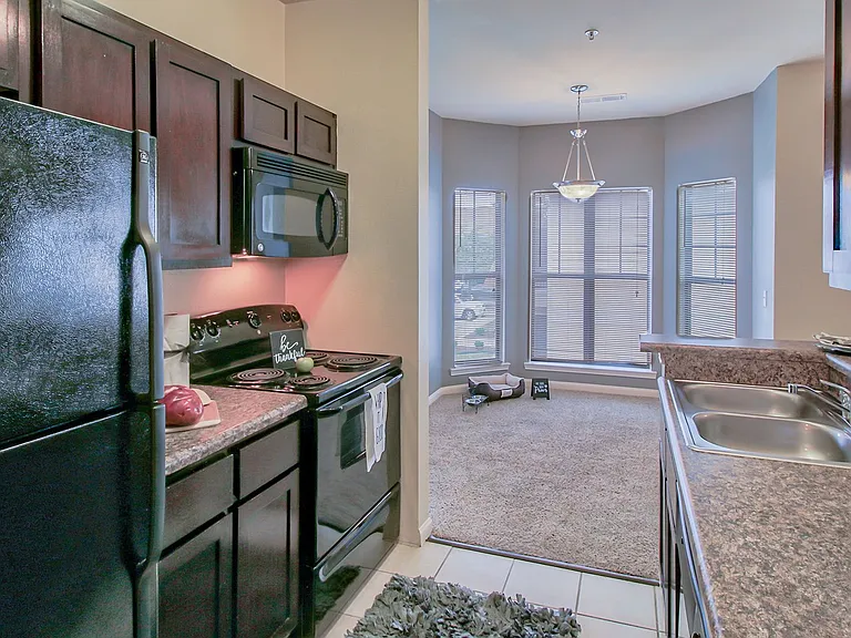 Vista Ridge Apartments — Photo 7