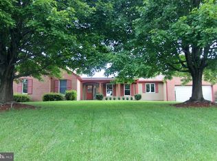 16108 Deer Lake Rd, Derwood, MD 20855