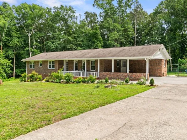 3593 Patricia Rd, Powder Springs, GA 30127