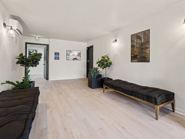 2445 Fairfield Ave #209
