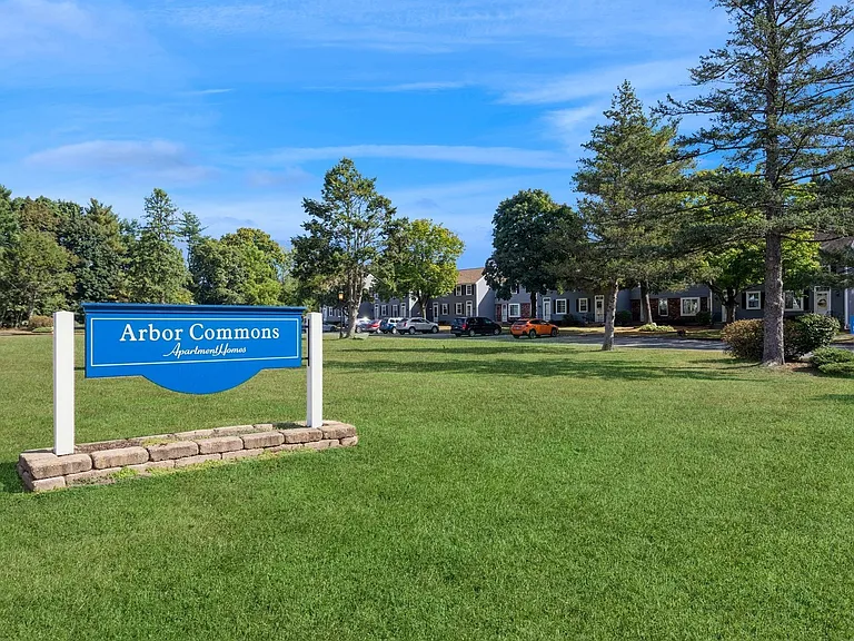 Arbor Commons — Photo 1
