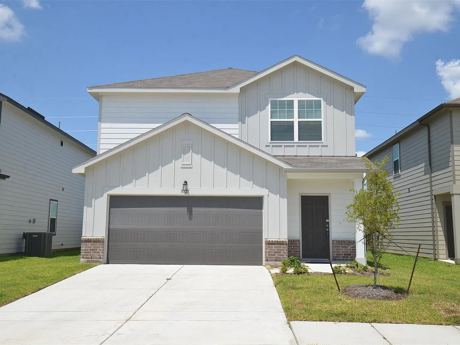 3 bed, 2.5 bath, 1615 sqft, $2,100 — Photo 1