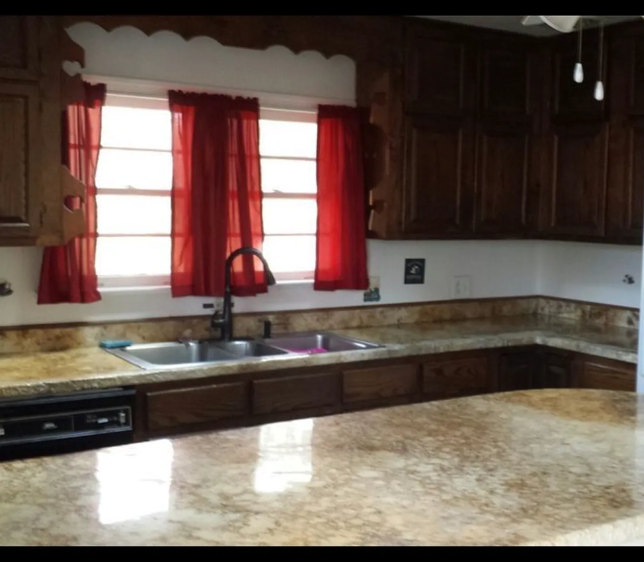 4 bed, 1777 sqft, $2,675 — Photo 2