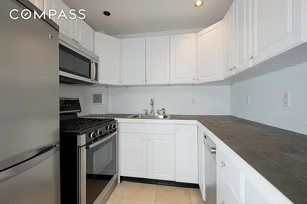 Rented by Compass | media 22