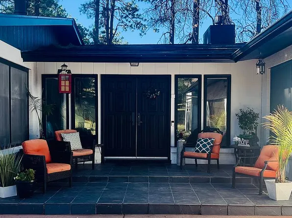 8170 Red Rock Ct, Larkspur, CO 80118