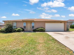 4300 Beach Ball Dr, Killeen, TX 76549