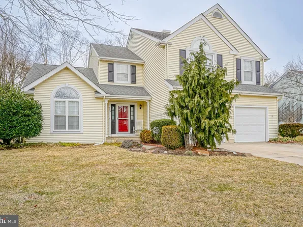 24 Harrogate Dr, Lumberton, NJ 08048