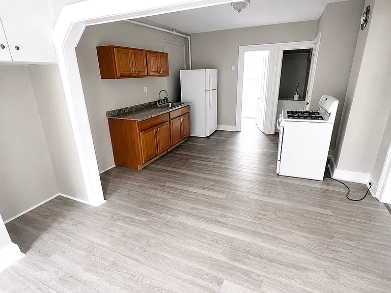 74 Holmes Ave #2 — Photo 4