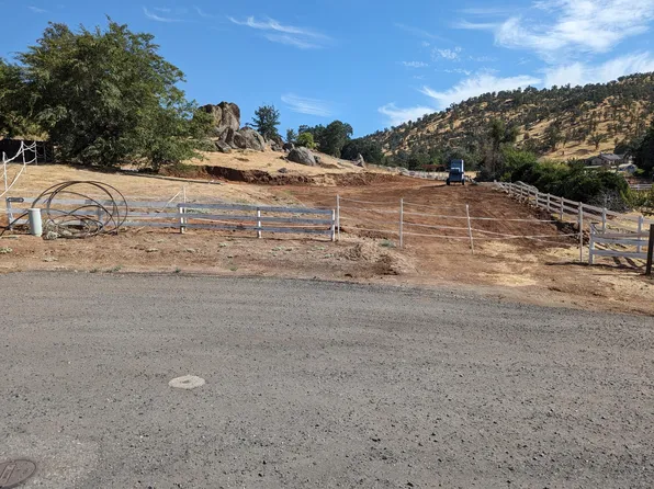 16687 Thomas Dr Drive, Springville, CA 93265