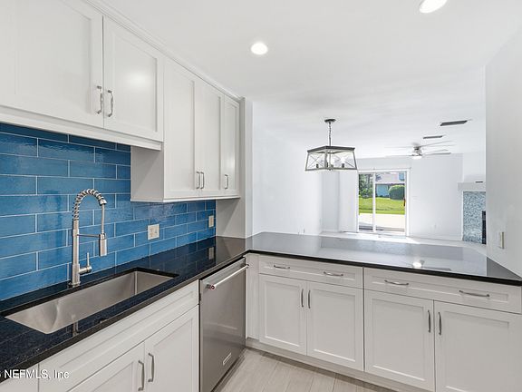 5th image of 1022 SEA HAWK Drive
