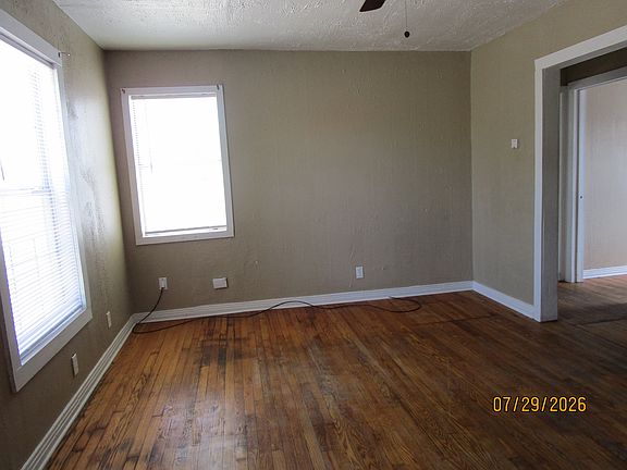 2nd image of 703 Stevenson St