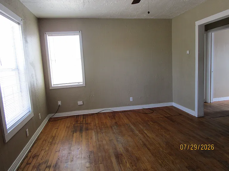703 Stevenson St — Photo 2