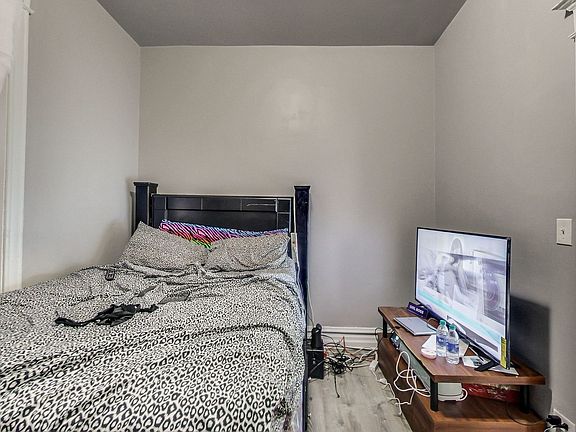 3rd image of 1533 S Central Park Ave