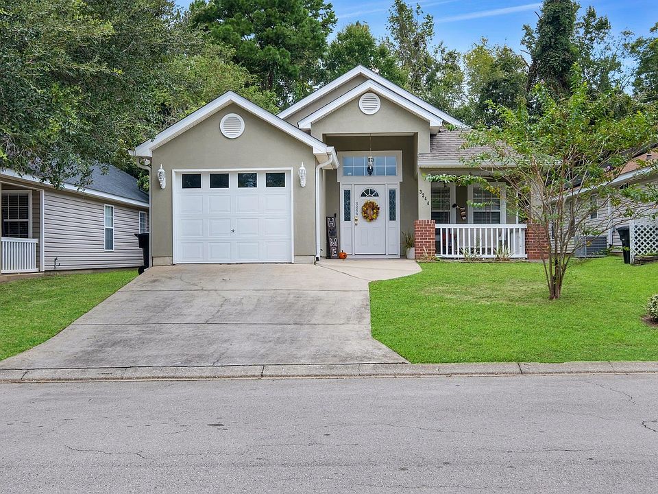 1st image of 3244 Emerson Ln