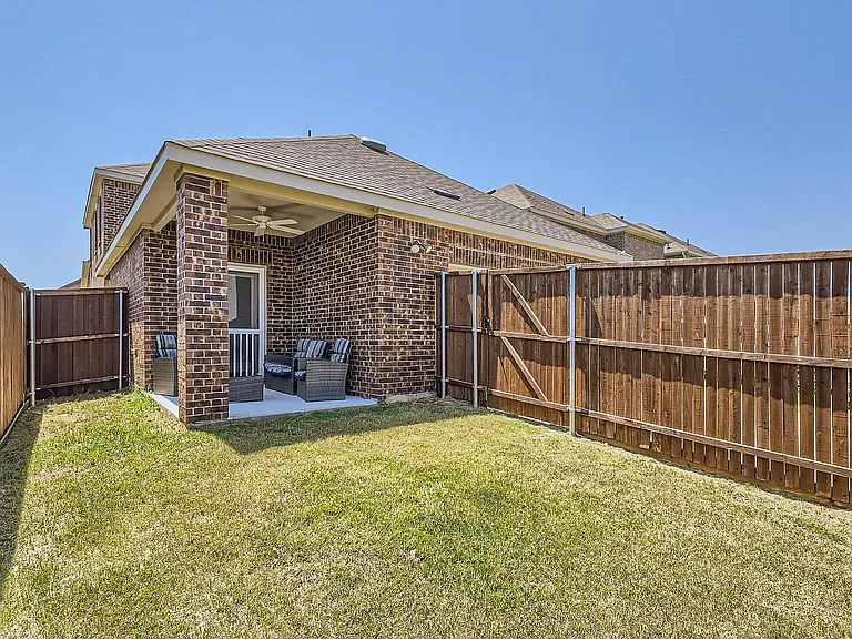 1533 Bennington Ln — Photo 28