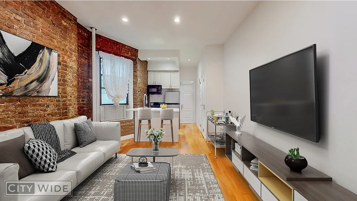 Building Photo - 410 E 75th St #1D