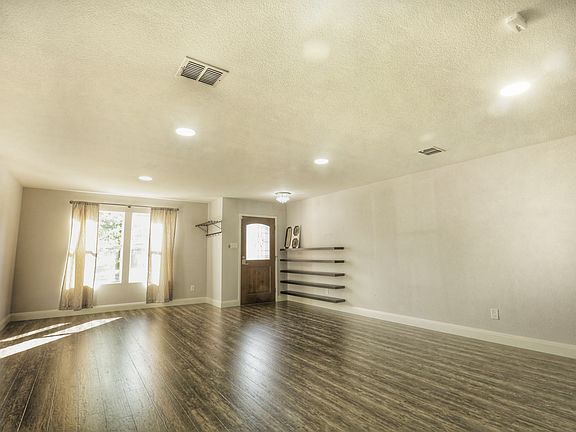 3rd image of 2940 Santa Sabina Dr