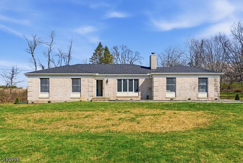 1st image of 193 Bryans Rd