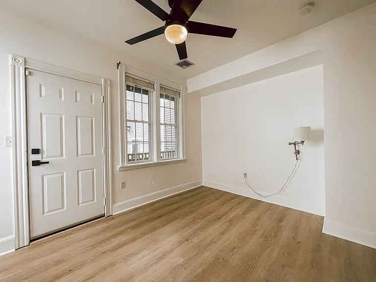 470 E 7th St #4 — Photo 10