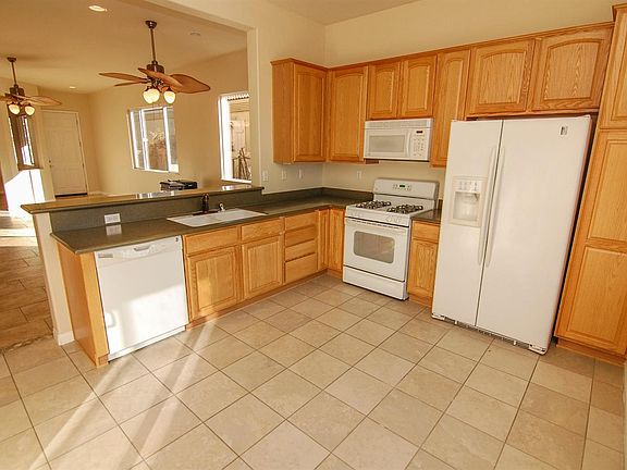 5th image of 19527 Hanely St