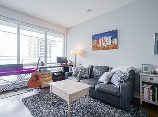 80 John St #3704, Toronto, ON M5V 3X4