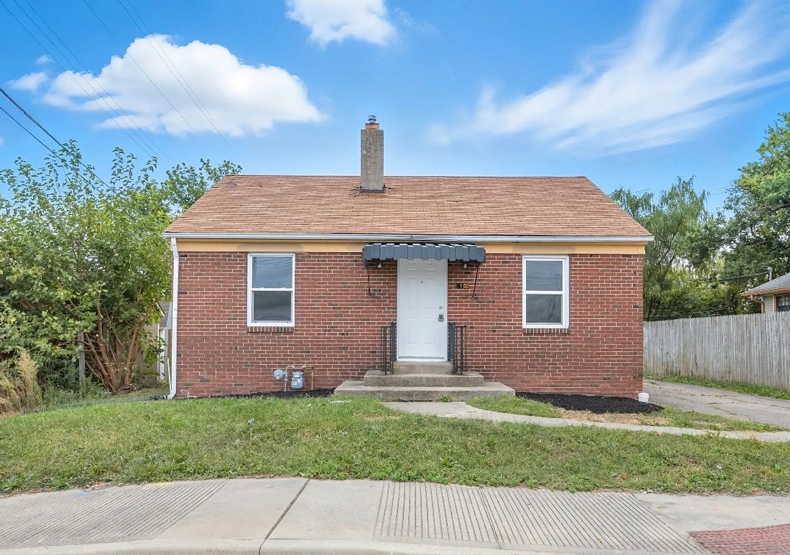 Charming 2-Bedroom Home Recently Remodeled in Indianapolis Available NOW! — Photo 1