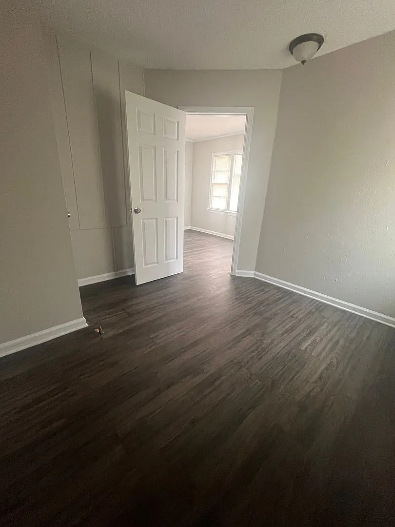 Newly Renovated Unit in Heart of Memphis — Photo 4