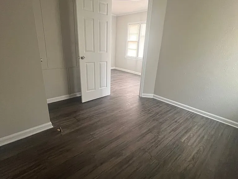 2812 Amsden Ave — Photo 4