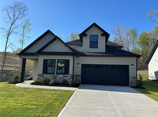 118 Shale Dr, Central, SC 29630