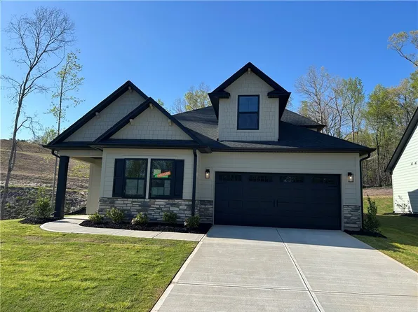 118 Shale Dr, Central, SC 29630