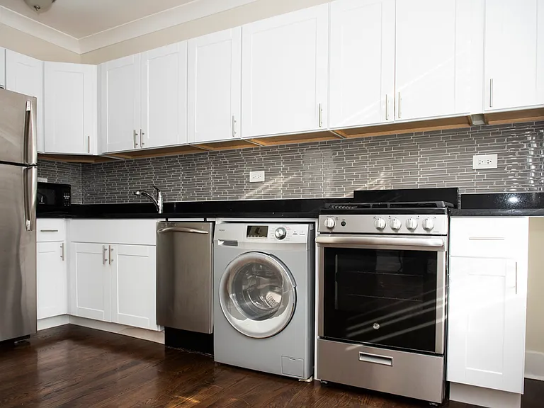 2129 N Dayton St #303 — Photo 3